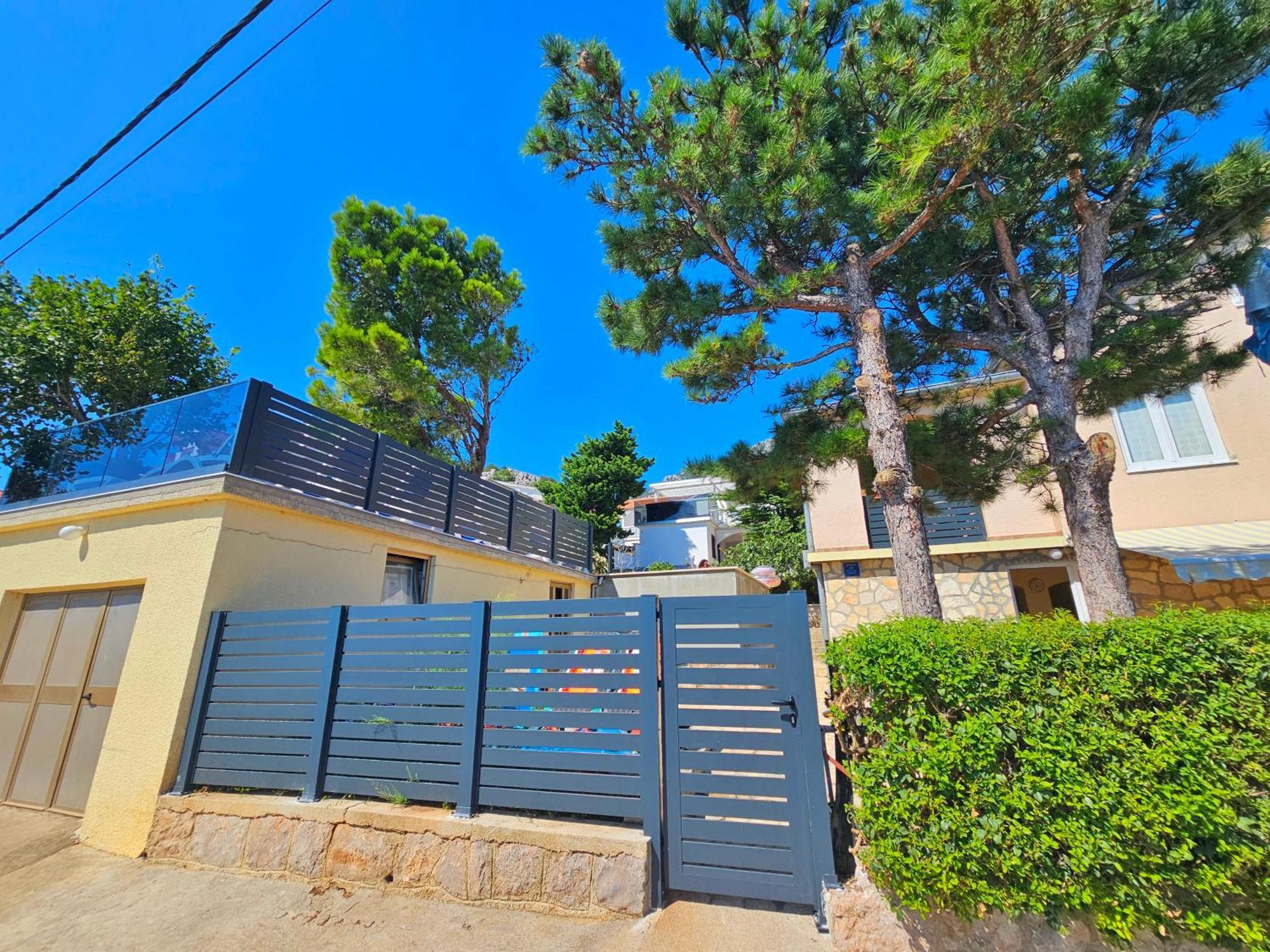 Beachfront House Ivana With Pool - Renovated 2025 Cesarica Esterno foto