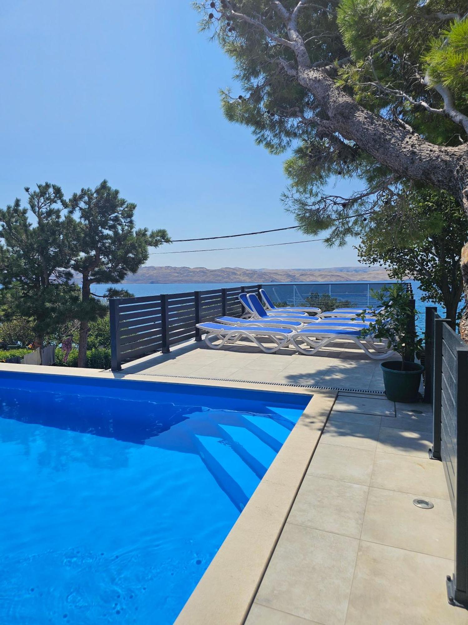 Beachfront House Ivana With Pool - Renovated 2025 Cesarica Esterno foto