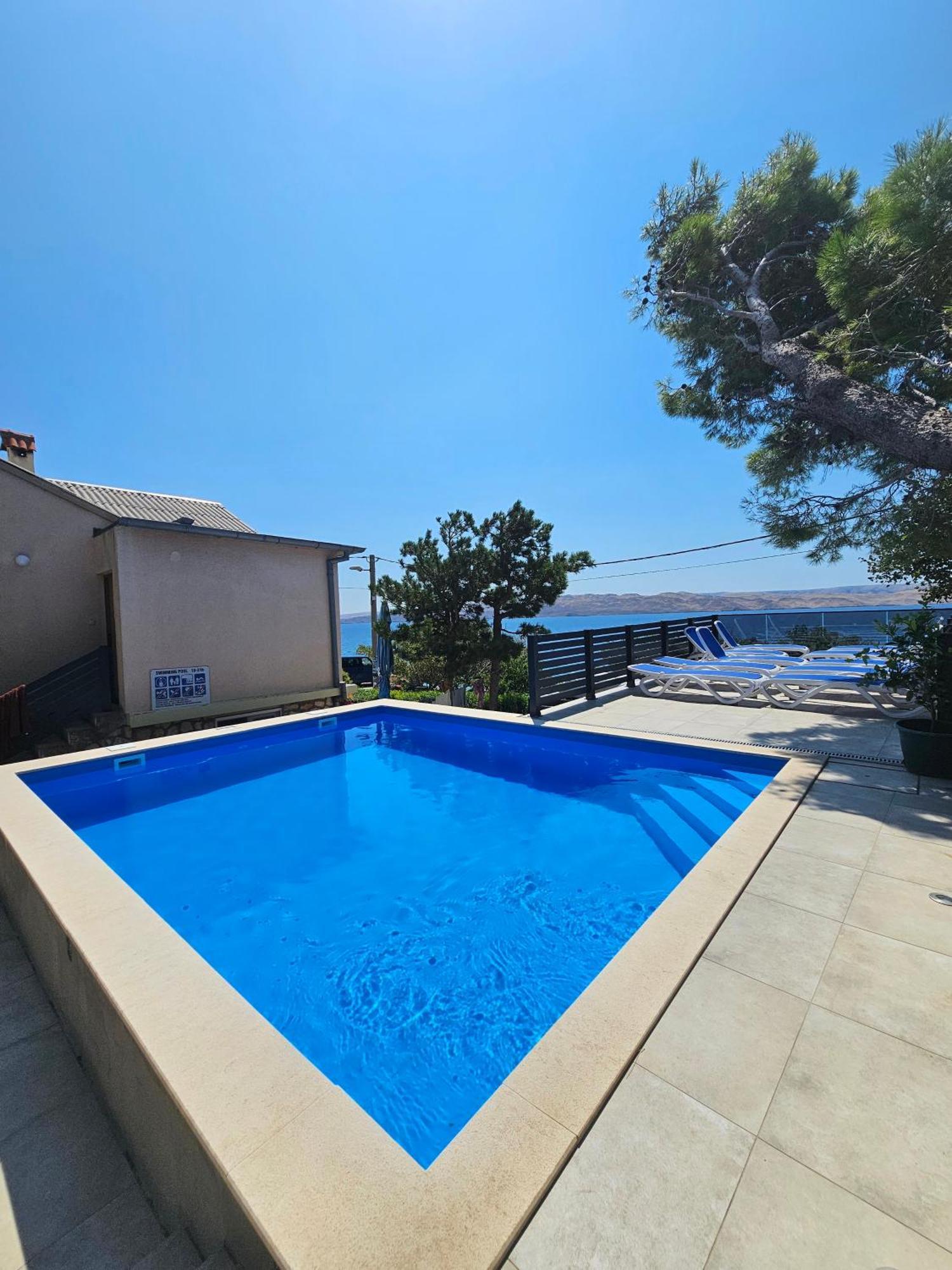 Beachfront House Ivana With Pool - Renovated 2025 Cesarica Esterno foto