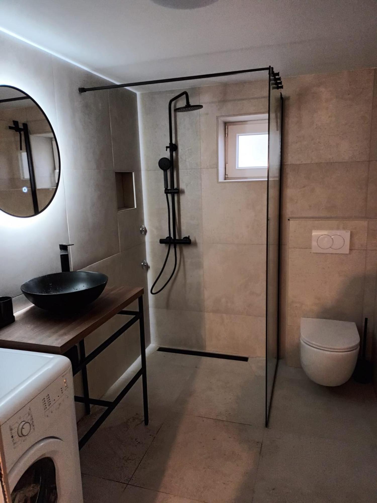 Beachfront House Ivana With Pool - Renovated 2025 Cesarica Esterno foto