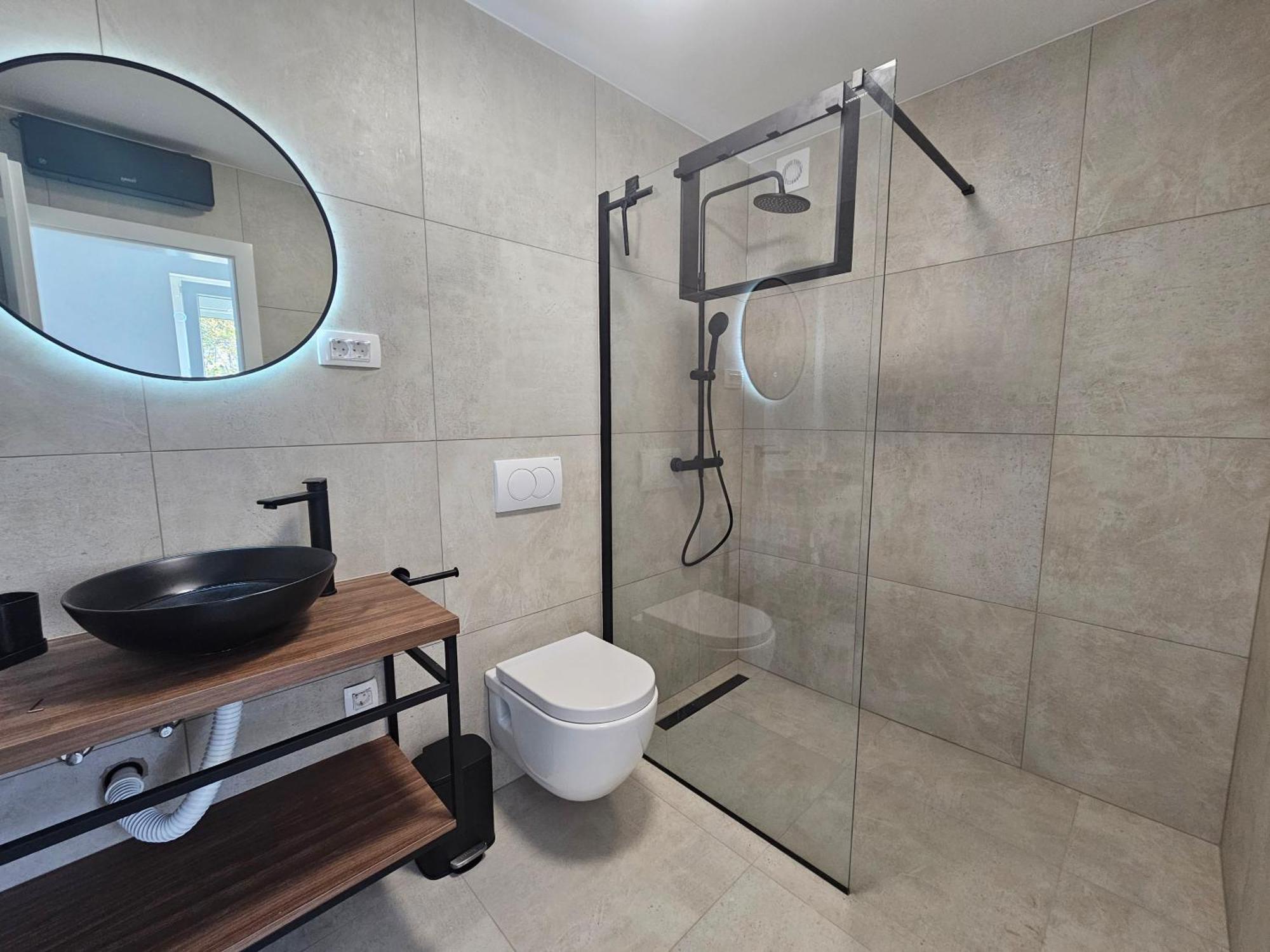Beachfront House Ivana With Pool - Renovated 2025 Cesarica Esterno foto