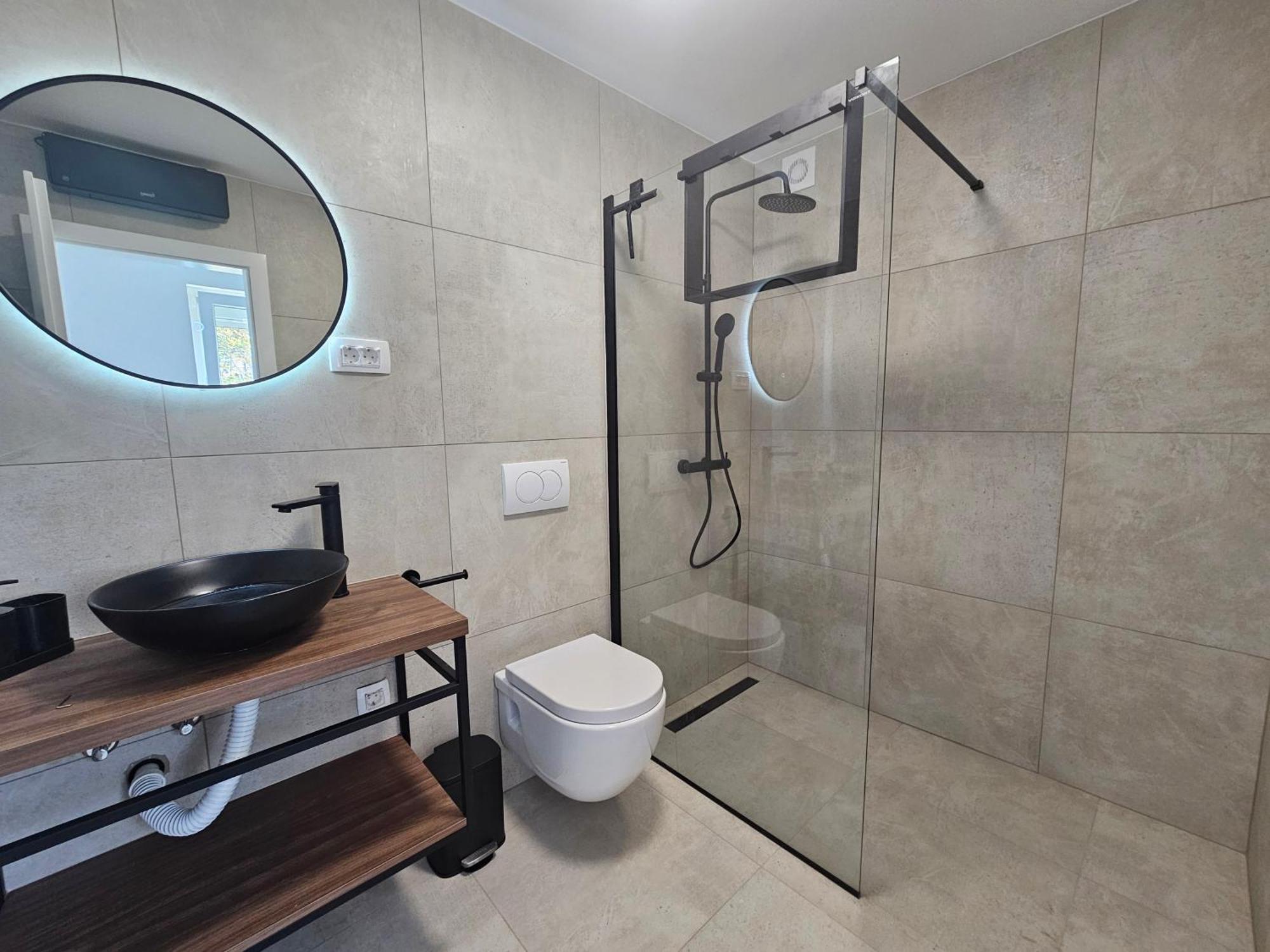 Beachfront House Ivana With Pool - Renovated 2025 Cesarica Esterno foto