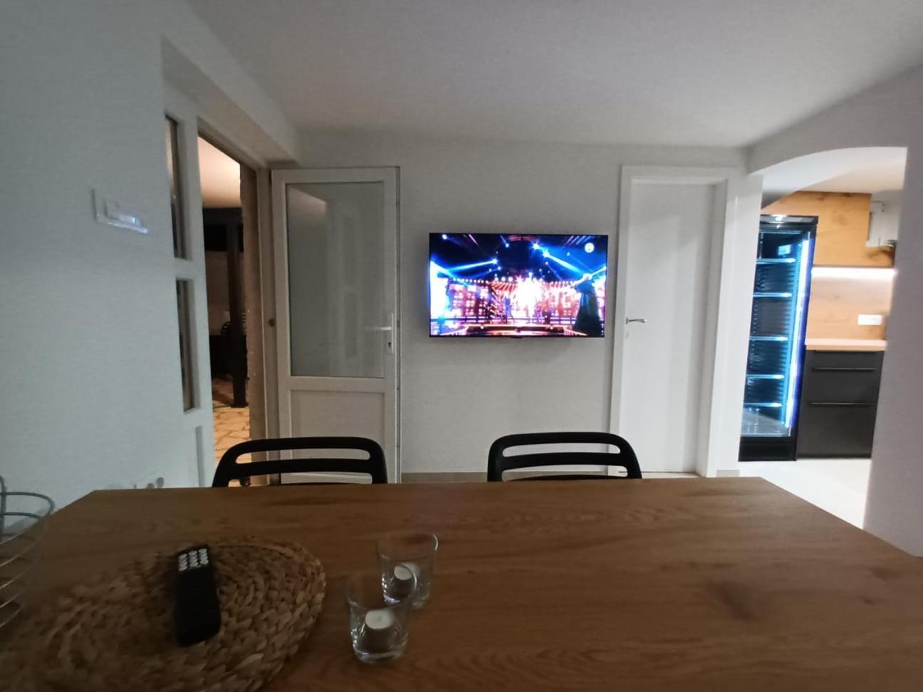 Beachfront House Ivana With Pool - Renovated 2025 Cesarica Esterno foto