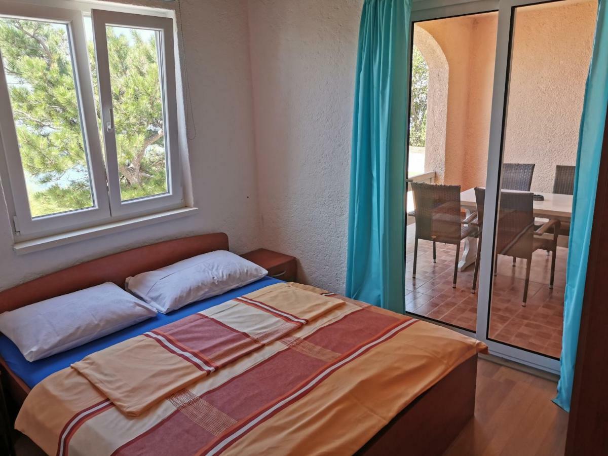 Beachfront House Ivana With Pool - Renovated 2025 Cesarica Esterno foto